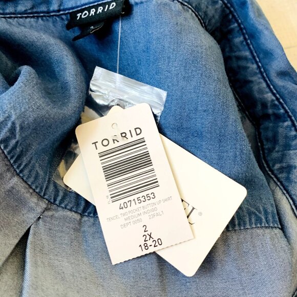 NEW Torrid Womens Chambray 2 Pocket Button Shirt Indigo Tencel Plus Size 2 | 2X - Picture 9 of 13